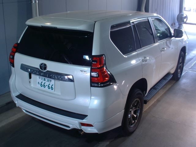 Import and buy TOYOTA LAND CRUISER PRADO 2019 from Japan to Nairobi, Kenya