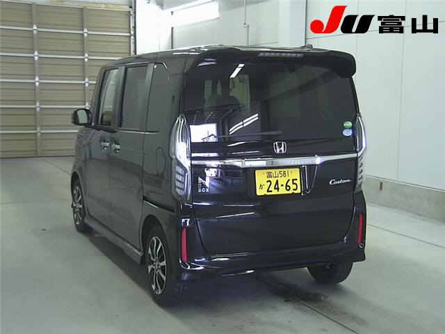 Import and buy HONDA N BOX 2018 from Japan to Nairobi, Kenya