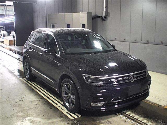 Import and buy VOLKSWAGEN TIGUAN 2017 from Japan to Nairobi, Kenya