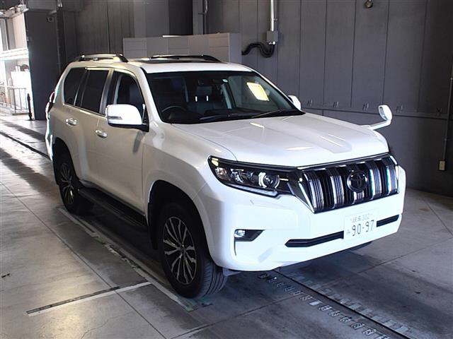 Import and buy TOYOTA LAND CRUISER PRADO 2017 from Japan to Nairobi, Kenya