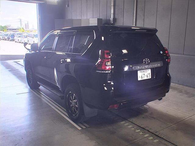 Import and buy TOYOTA LAND CRUISER PRADO 2019 from Japan to Nairobi, Kenya