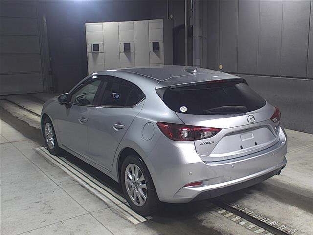 Import and buy MAZDA AXELA 2018 from Japan to Nairobi, Kenya