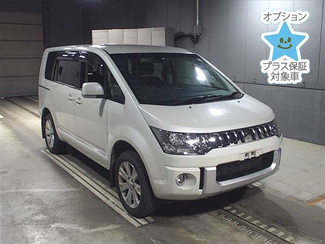 Import and buy MITSUBISHI DELICA D5 2017 from Japan to Nairobi, Kenya