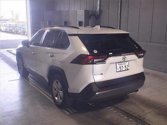 Import and buy TOYOTA RAV4 2020 from Japan to Nairobi, Kenya