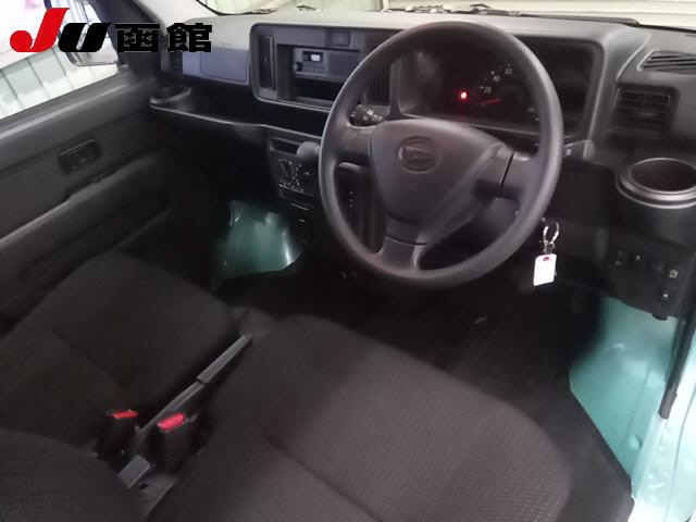 Import and buy DAIHATSU HIJET VAN 2018 from Japan to Nairobi, Kenya