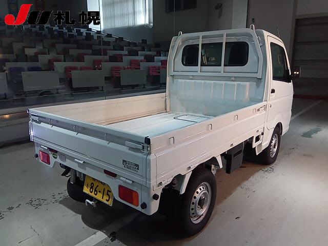 Import and buy SUZUKI CARRY TRUCK 2017 from Japan to Nairobi, Kenya