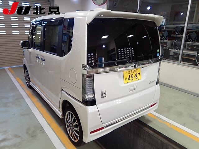 Import and buy HONDA N BOX 2017 from Japan to Nairobi, Kenya