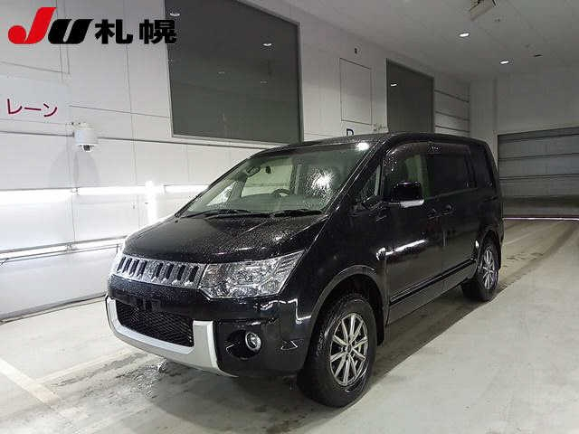 Import and buy MITSUBISHI DELICA D5 2017 from Japan to Nairobi, Kenya