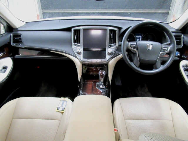 Import and buy TOYOTA CROWN 2017 from Japan to Nairobi, Kenya