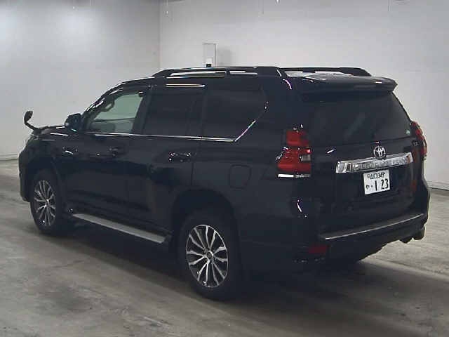 Import and buy TOYOTA LAND CRUISER PRADO 2019 from Japan to Nairobi, Kenya