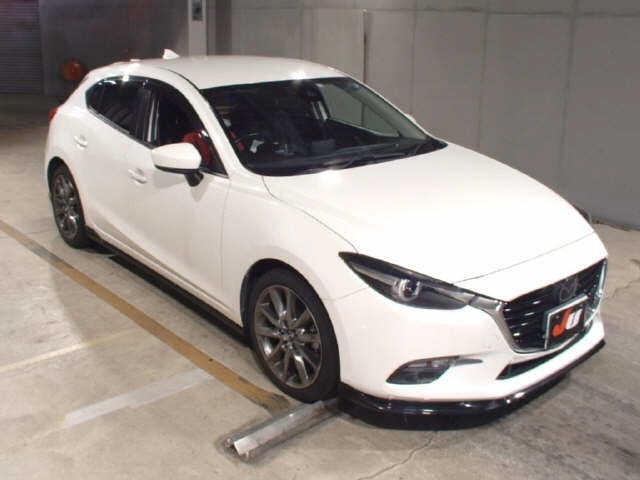 Import and buy MAZDA AXELA 2017 from Japan to Nairobi, Kenya