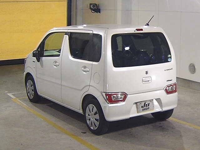 Import and buy SUZUKI WAGON R 2017 from Japan to Nairobi, Kenya