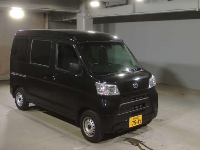 Import and buy DAIHATSU HIJET VAN 2017 from Japan to Nairobi, Kenya