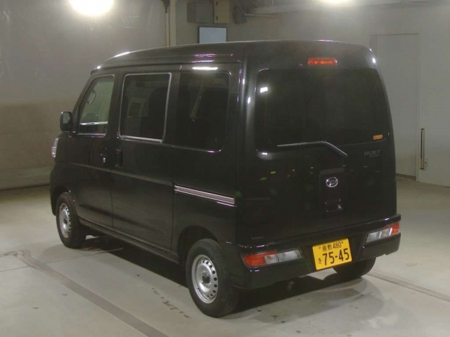 Import and buy DAIHATSU HIJET VAN 2017 from Japan to Nairobi, Kenya