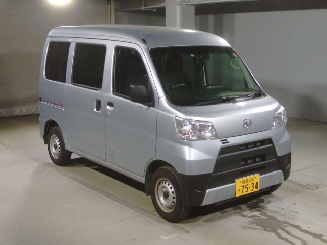 Import and buy DAIHATSU HIJET VAN 2017 from Japan to Nairobi, Kenya