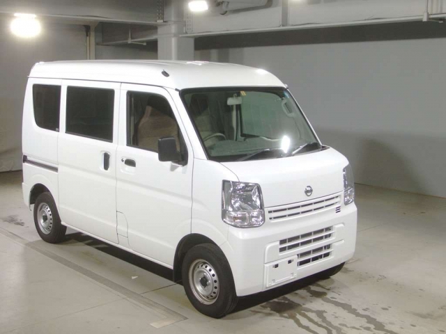 Import and buy NISSAN CLIPPER VAN 2018 from Japan to Nairobi, Kenya