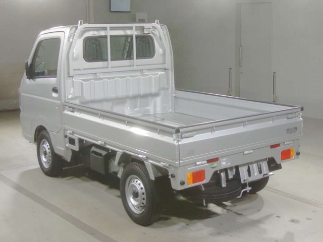 Import and buy SUZUKI CARRY TRUCK 2018 from Japan to Nairobi, Kenya