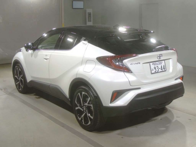 Import and buy TOYOTA C-HR 2018 from Japan to Nairobi, Kenya