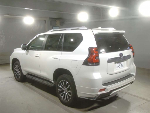 Import and buy TOYOTA LAND CRUISER PRADO 2018 from Japan to Nairobi, Kenya