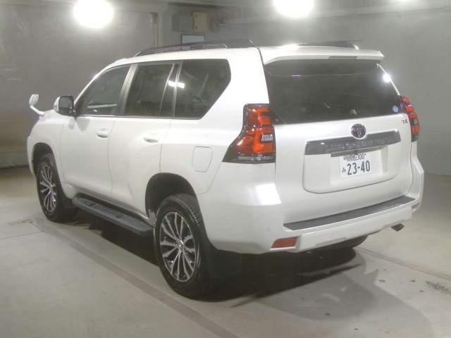 Import and buy TOYOTA LAND CRUISER PRADO 2017 from Japan to Nairobi, Kenya