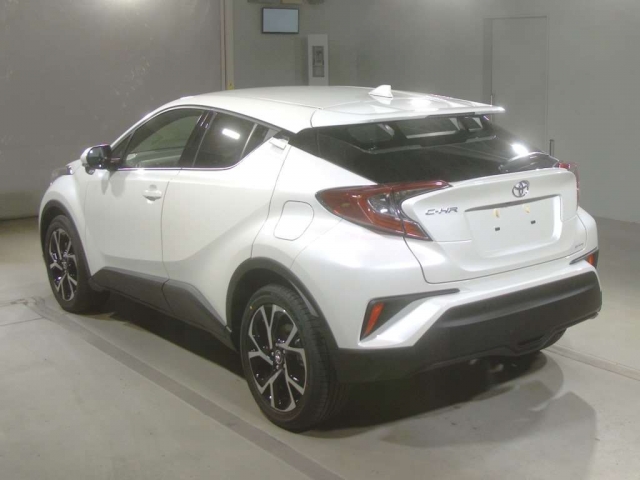 Import and buy TOYOTA C-HR 2018 from Japan to Nairobi, Kenya