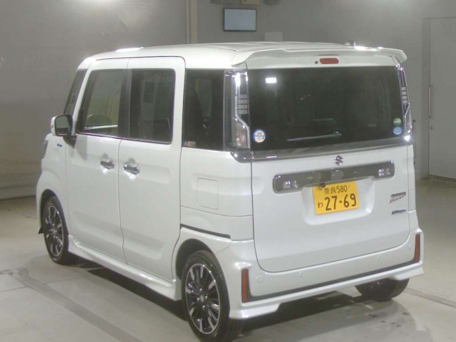 Import and buy SUZUKI SPACIA 2018 from Japan to Nairobi, Kenya