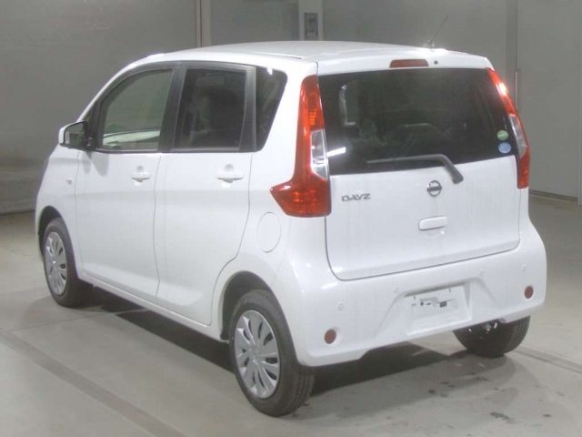 Import and buy NISSAN DAYZ 2018 from Japan to Nairobi, Kenya