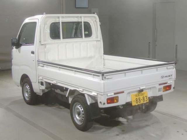 Import and buy DAIHATSU HIJET TRUCK 2017 from Japan to Nairobi, Kenya