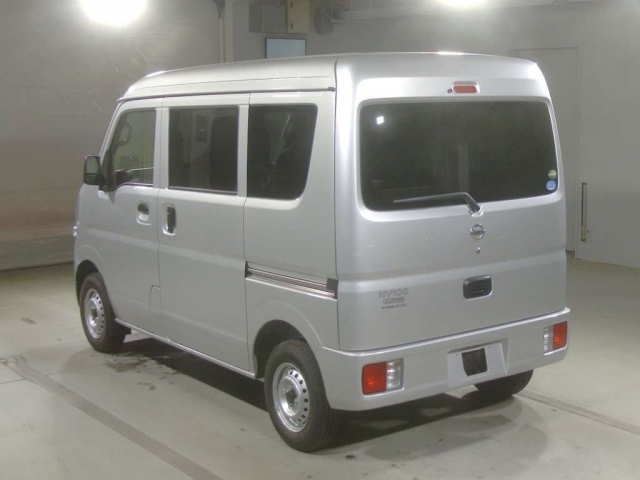 Import and buy NISSAN CLIPPER VAN 2018 from Japan to Nairobi, Kenya