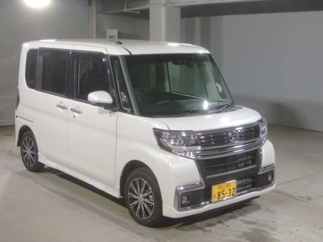 Import and buy DAIHATSU TANTO 2018 from Japan to Nairobi, Kenya