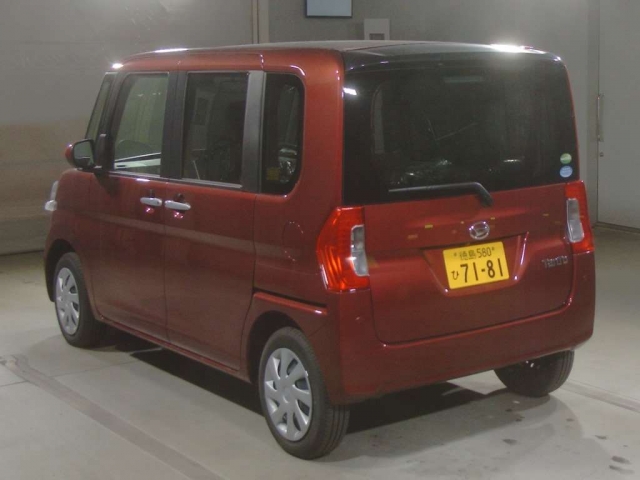 Import and buy DAIHATSU TANTO 2018 from Japan to Nairobi, Kenya