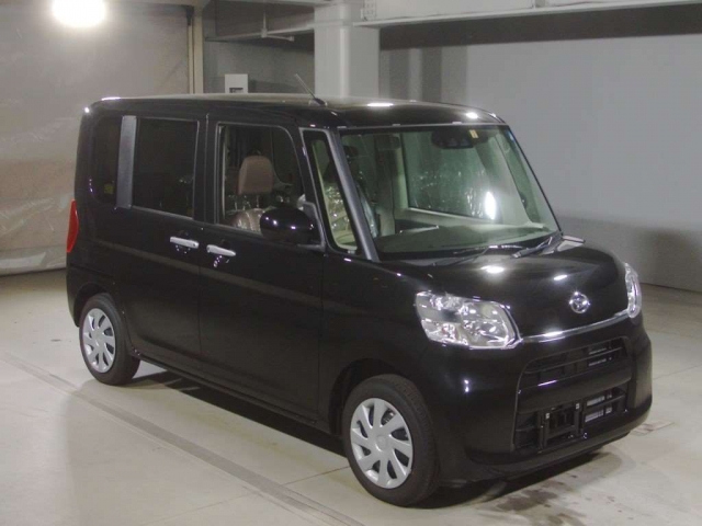 Import and buy DAIHATSU TANTO 2018 from Japan to Nairobi, Kenya