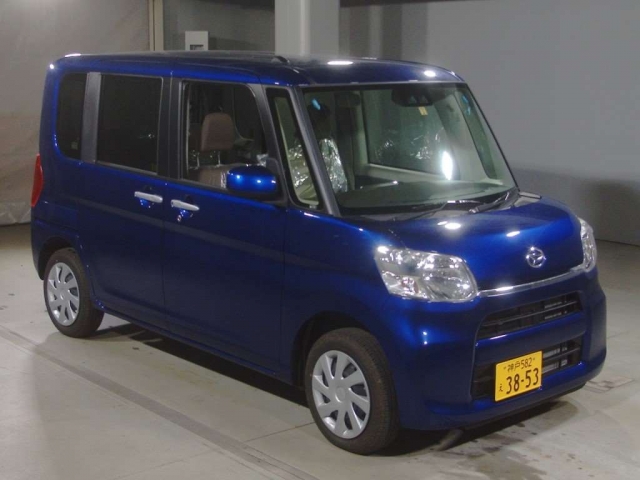 Import and buy DAIHATSU TANTO 2018 from Japan to Nairobi, Kenya