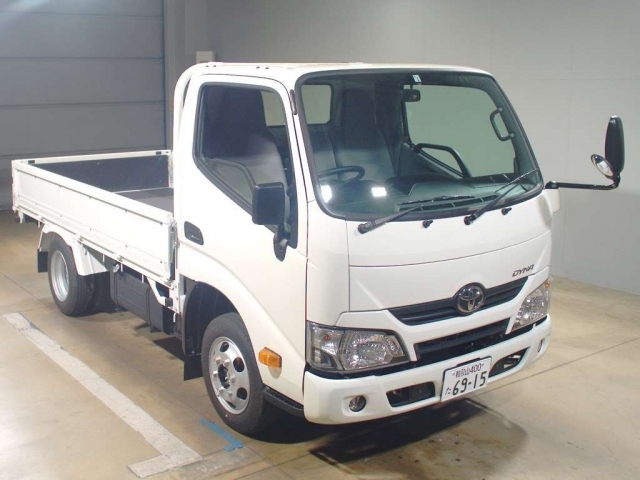 Import and buy TOYOTA DYNA 2019 from Japan to Nairobi, Kenya