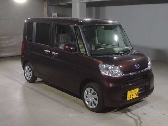 Import and buy DAIHATSU TANTO 2018 from Japan to Nairobi, Kenya