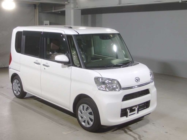 Import and buy DAIHATSU TANTO 2018 from Japan to Nairobi, Kenya