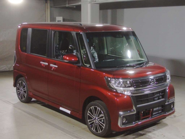 Import and buy DAIHATSU TANTO 2018 from Japan to Nairobi, Kenya