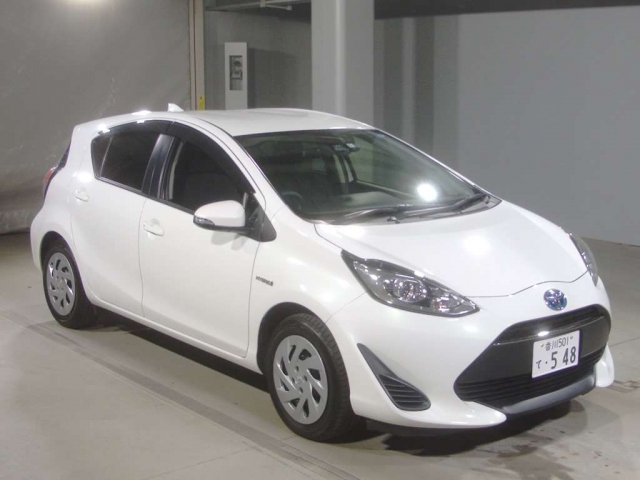 Import and buy TOYOTA AQUA 2017 from Japan to Nairobi, Kenya