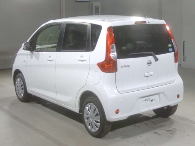 Import and buy NISSAN DAYZ 2018 from Japan to Nairobi, Kenya