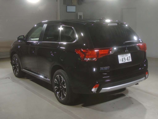 Import and buy MITSUBISHI OUTLANDER PHEV 2018 from Japan to Nairobi, Kenya