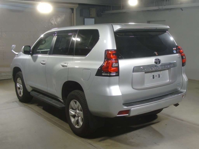 Import and buy TOYOTA LAND CRUISER PRADO 2018 from Japan to Nairobi, Kenya