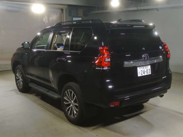 Import and buy TOYOTA LAND CRUISER PRADO 2018 from Japan to Nairobi, Kenya