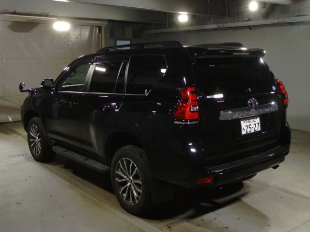 Import and buy TOYOTA LAND CRUISER PRADO 2018 from Japan to Nairobi, Kenya