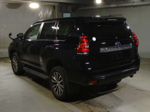 Import and buy TOYOTA LAND CRUISER PRADO 2018 from Japan to Nairobi, Kenya