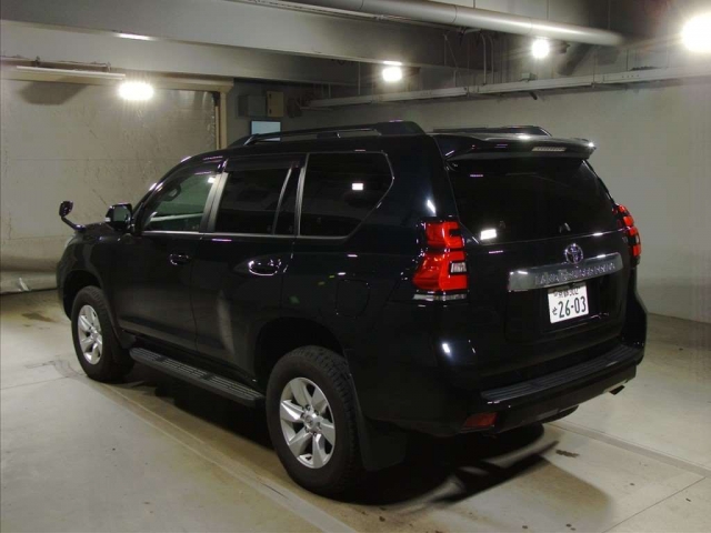 Import and buy TOYOTA LAND CRUISER PRADO 2018 from Japan to Nairobi, Kenya