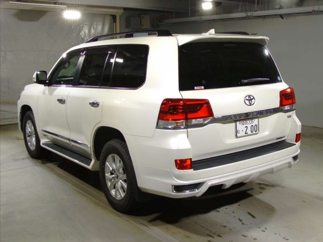 Import and buy TOYOTA LAND CRUISER 2018 from Japan to Nairobi, Kenya