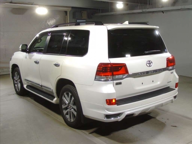 Import and buy TOYOTA LAND CRUISER 2017 from Japan to Nairobi, Kenya