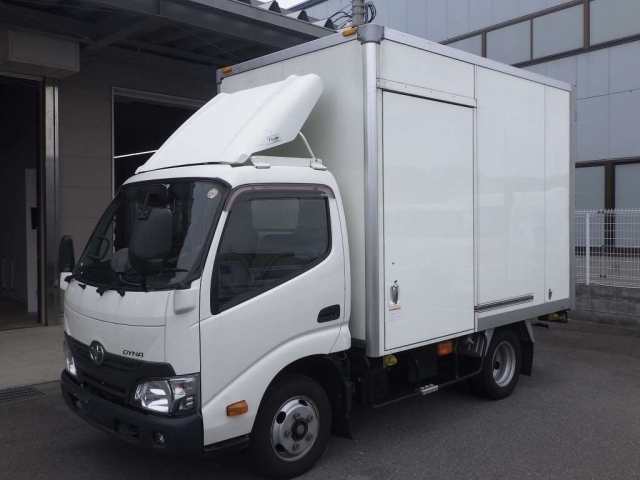 Import and buy TOYOTA DYNA 2018 from Japan to Nairobi, Kenya