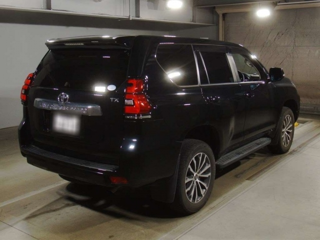 Import and buy TOYOTA LAND CRUISER PRADO 2018 from Japan to Nairobi, Kenya