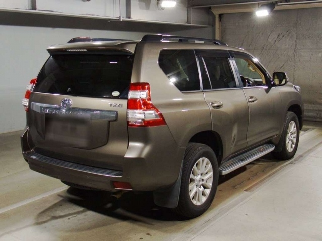 Import and buy TOYOTA LAND CRUISER PRADO 2017 from Japan to Nairobi, Kenya